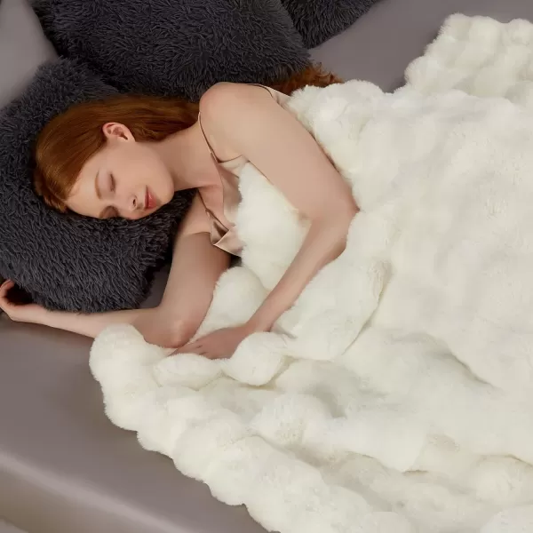 Touchat Luxury 1000GSM Faux Rabbit Fur Throw Blanket Super Heavy Warm Cozy Beige Cream Blankets for Couch Bed Sofa Bubble Plush Fuzzy Elegant Soft Reversible Mink Blanket for Living Room BedroomWhite
