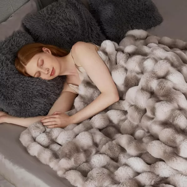 Touchat Luxury 1000GSM Faux Rabbit Fur Throw Blanket Super Heavy Warm Cozy Beige Cream Blankets for Couch Bed Sofa Bubble Plush Fuzzy Elegant Soft Reversible Mink Blanket for Living Room BedroomTiedye Coffee