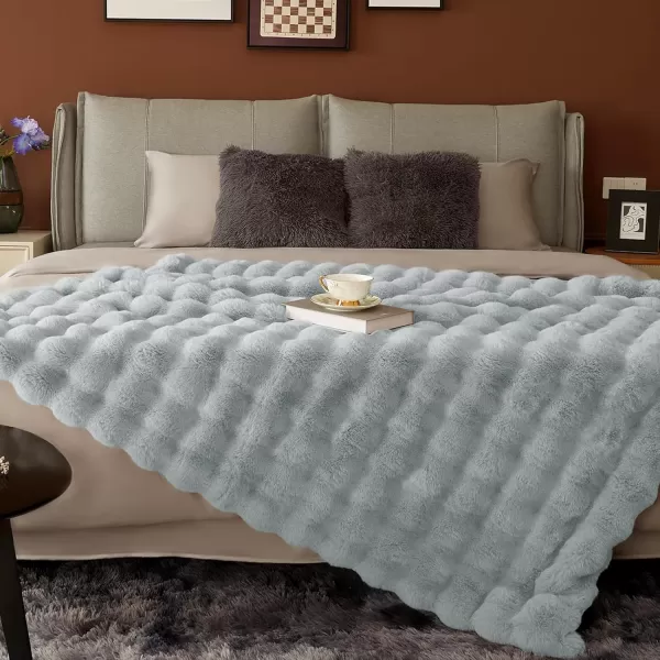 Touchat Luxury 1000GSM Faux Rabbit Fur Throw Blanket Super Heavy Warm Cozy Beige Cream Blankets for Couch Bed Sofa Bubble Plush Fuzzy Elegant Soft Reversible Mink Blanket for Living Room BedroomGrey