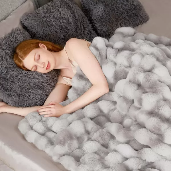 Touchat Luxury 1000GSM Faux Rabbit Fur Throw Blanket Super Heavy Warm Cozy Beige Cream Blankets for Couch Bed Sofa Bubble Plush Fuzzy Elegant Soft Reversible Mink Blanket for Living Room BedroomTdgrey