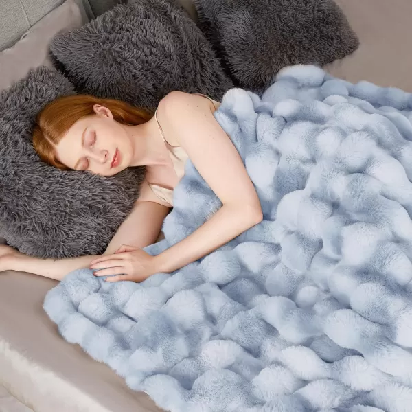 Touchat Luxury 1000GSM Faux Rabbit Fur Throw Blanket Super Heavy Warm Cozy Beige Cream Blankets for Couch Bed Sofa Bubble Plush Fuzzy Elegant Soft Reversible Mink Blanket for Living Room BedroomTdblue