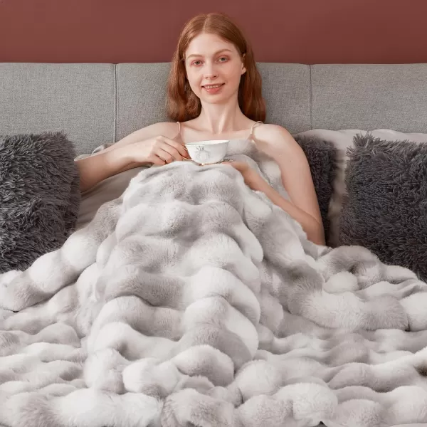 Touchat Luxury 1000GSM Faux Rabbit Fur Throw Blanket Super Heavy Warm Cozy Beige Cream Blankets for Couch Bed Sofa Bubble Plush Fuzzy Elegant Soft Reversible Mink Blanket for Living Room BedroomTdgrey