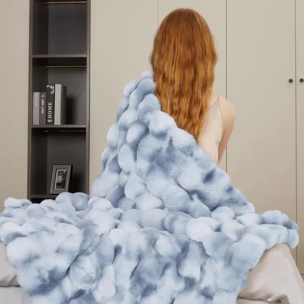 Touchat Luxury 1000GSM Faux Rabbit Fur Throw Blanket Super Heavy Warm Cozy Beige Cream Blankets for Couch Bed Sofa Bubble Plush Fuzzy Elegant Soft Reversible Mink Blanket for Living Room BedroomTdblue