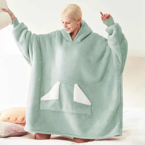 Touchat Wearable Blanket Hoodie Oversized Sherpa Blanket Sweatshirt with Hood Pocket and Sleeves Gifts Hooded Blanket for Adult Women Men BlackGreen