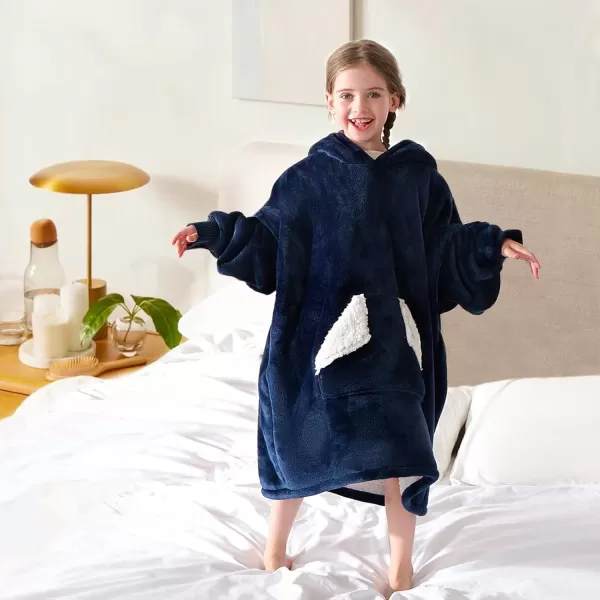 Touchat Wearable Blanket Hoodie Oversized Sherpa Blanket Sweatshirt with Hood Pocket and Sleeves Super Soft Warm Plush Hooded Blanket for Kids One Size Fits All Light GreenNavyblue02