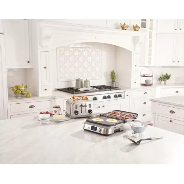 imageCuisinart 4 Slice Toaster Oven Brushed Stainless CPT180P1