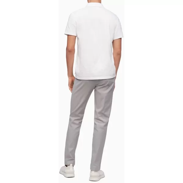 Calvin Klein Mens Modern Stretch Wrinkle Resistant Chino Pants in Slim FitAlloy