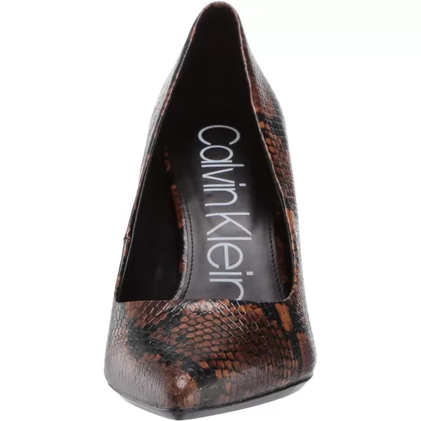 Calvin Klein Womens Gayle PumpCuoioDark Walnut
