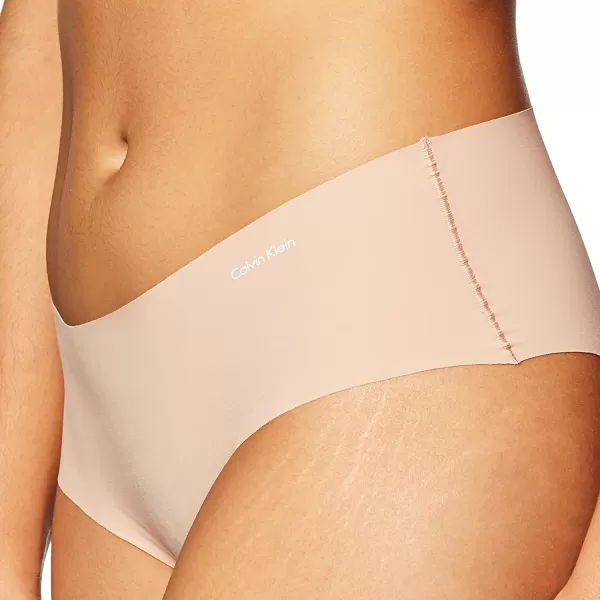 Calvin Klein Womens Invisibles Hipster PantyLight Caramel