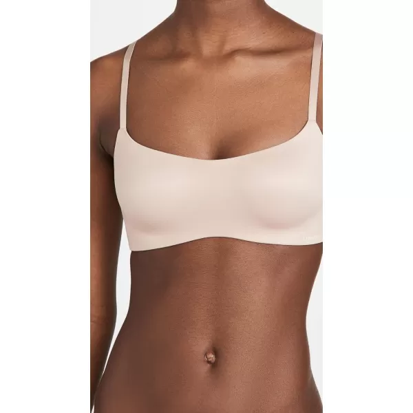 Calvin Klein Womens Liquid Touch Lightly Lined Scoop Neck BraHoney Almond 200