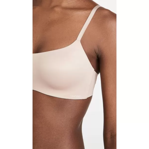 Calvin Klein Womens Liquid Touch Lightly Lined Scoop Neck BraHoney Almond 200