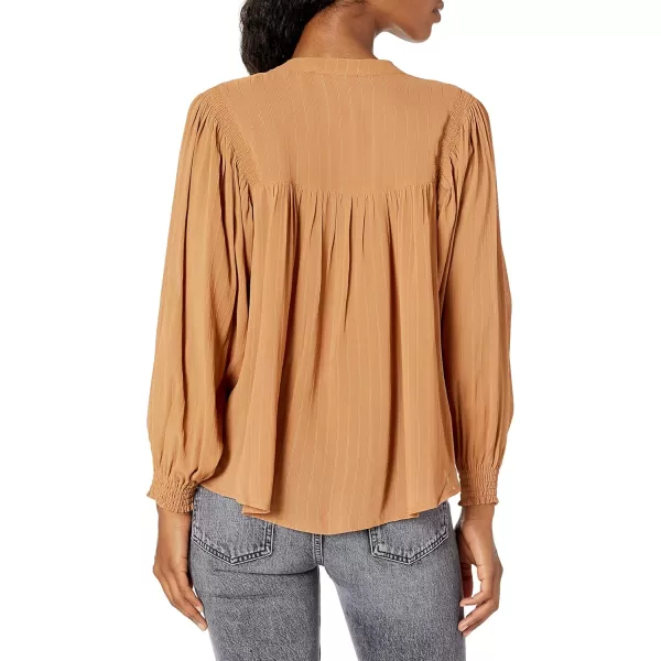 ASTR the label Womens Piper VNeck Long Sleeve Button Front TopGinger