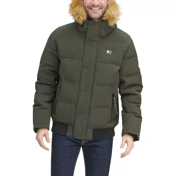 Tommy Hilfiger Mens Arctic Cloth Quilted Snorkel Bomber JacketDark Forest