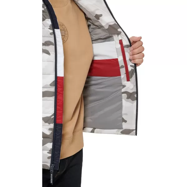 Tommy Hilfiger Mens Stretch Poly Hooded Packable JacketWhite Camo