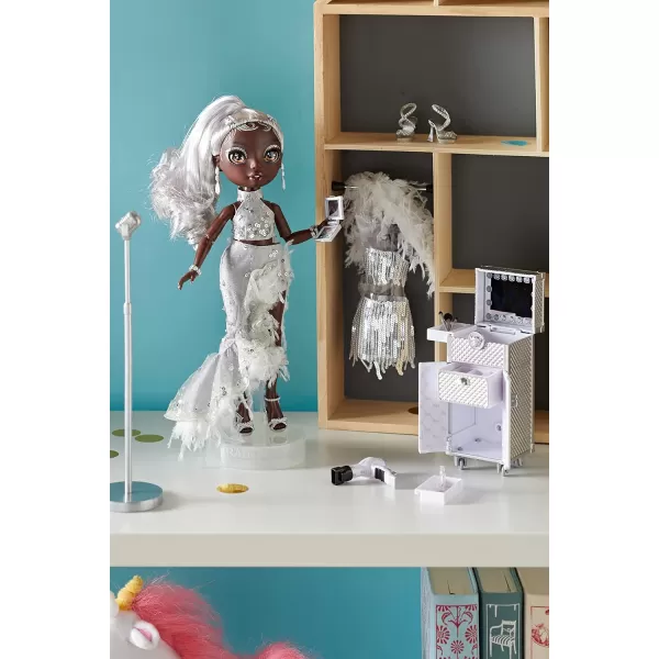 Rainbow High Rainbow Vision Rainbow Divas- Ayesha Sterling  Posable Fashion Doll with 2 Designer Outfits to Mix &amp; Match + Vanity Playset, Great Toy Gift for Kids 6-12 Years Old &amp; Collectors Posable Fashion Doll with 2 Designer Outfits to Mix &amp; Match + Vanity Playset, Great Toy Gift for Kids 6-12 Years Old &amp; Collectors)