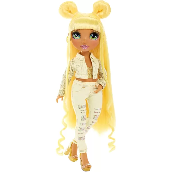 Rainbow Surprise Rainbow High Sunny Madison - Yellow Clothes Fashion Doll with 2 Complete Mix &amp; Match Outfits and Accessories, Toys for Kids 6 to 12 Years Old