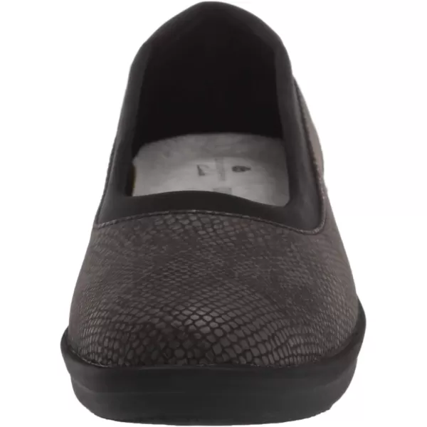Clarks Women's Ayla Low Ballet Flat
